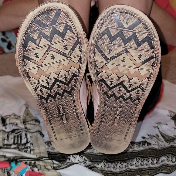 Minnetonka Womens Ankle Wrap Brown Leather Sandals w Fringe & Beads Size 8 - Picture 7 of 7